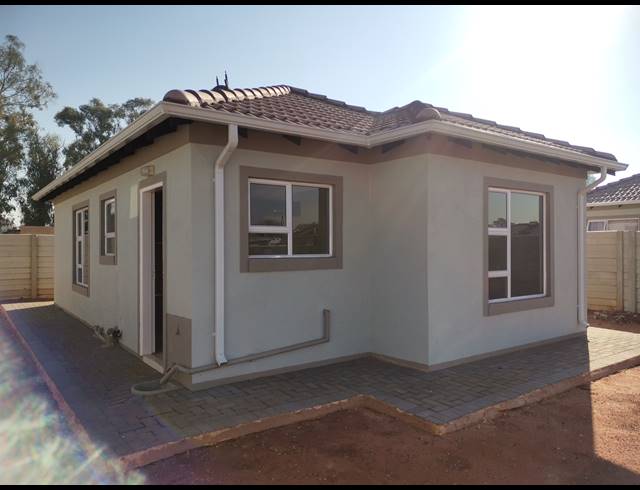 2 BEDROOM SECTIONAL TITLE FOR SALE IN BRAKPAN NORTH